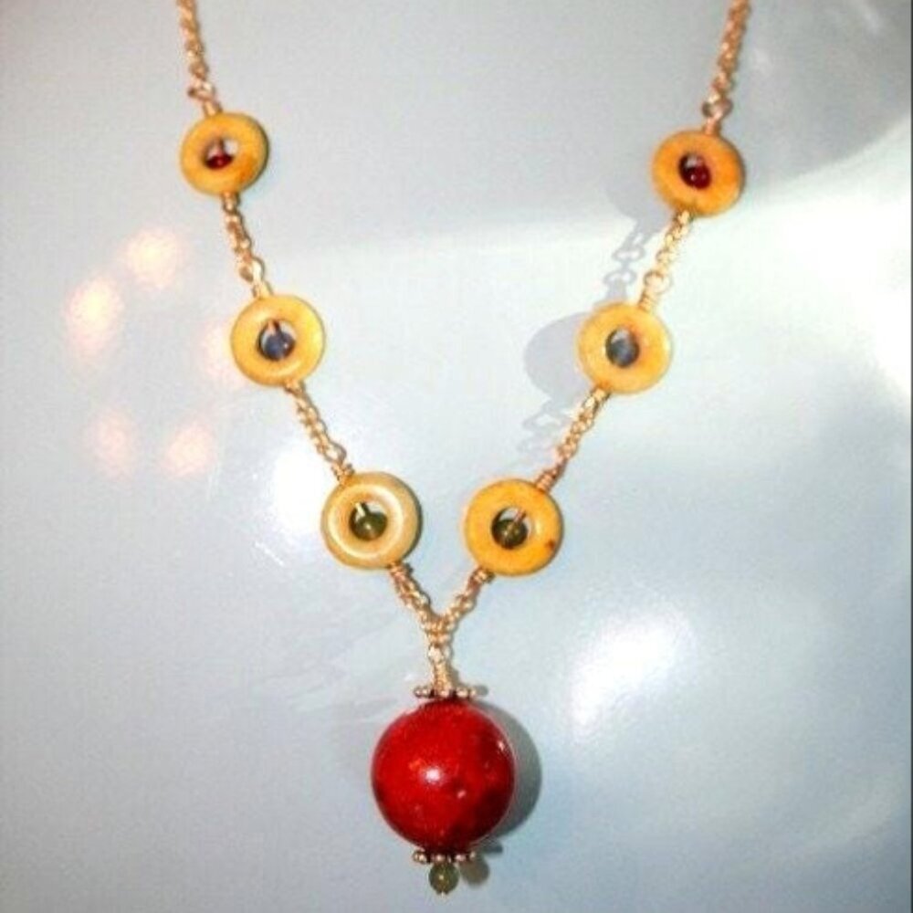 Hand made 11.5" Gold filled Necklace sponge coral as center‎ piece Jade